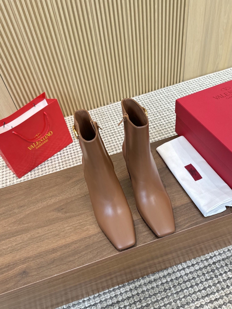 Va1e*ntin0 boots
